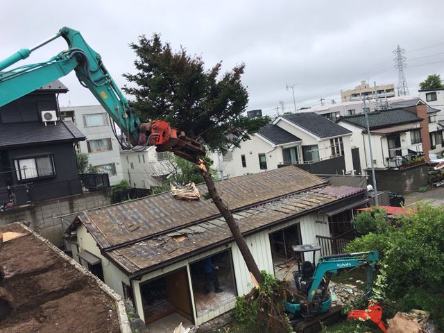埼玉県さいたま市大宮区天沼町の木造平屋建て家屋解体工事中の様子です。